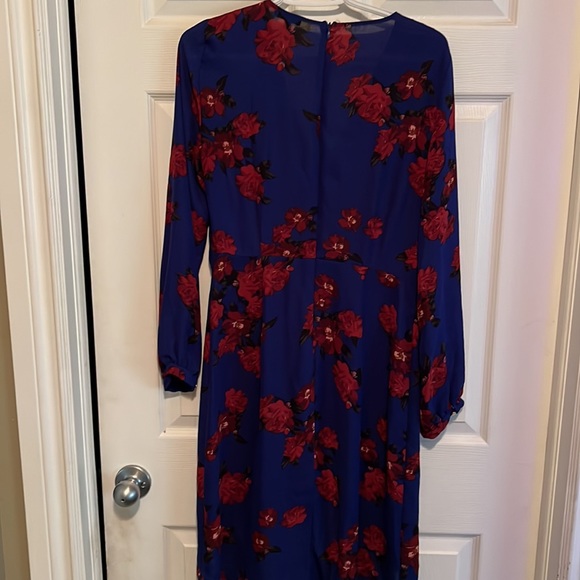 Long sleeve mid length dress with ruffle and tie in the front - Picture 4 of 4